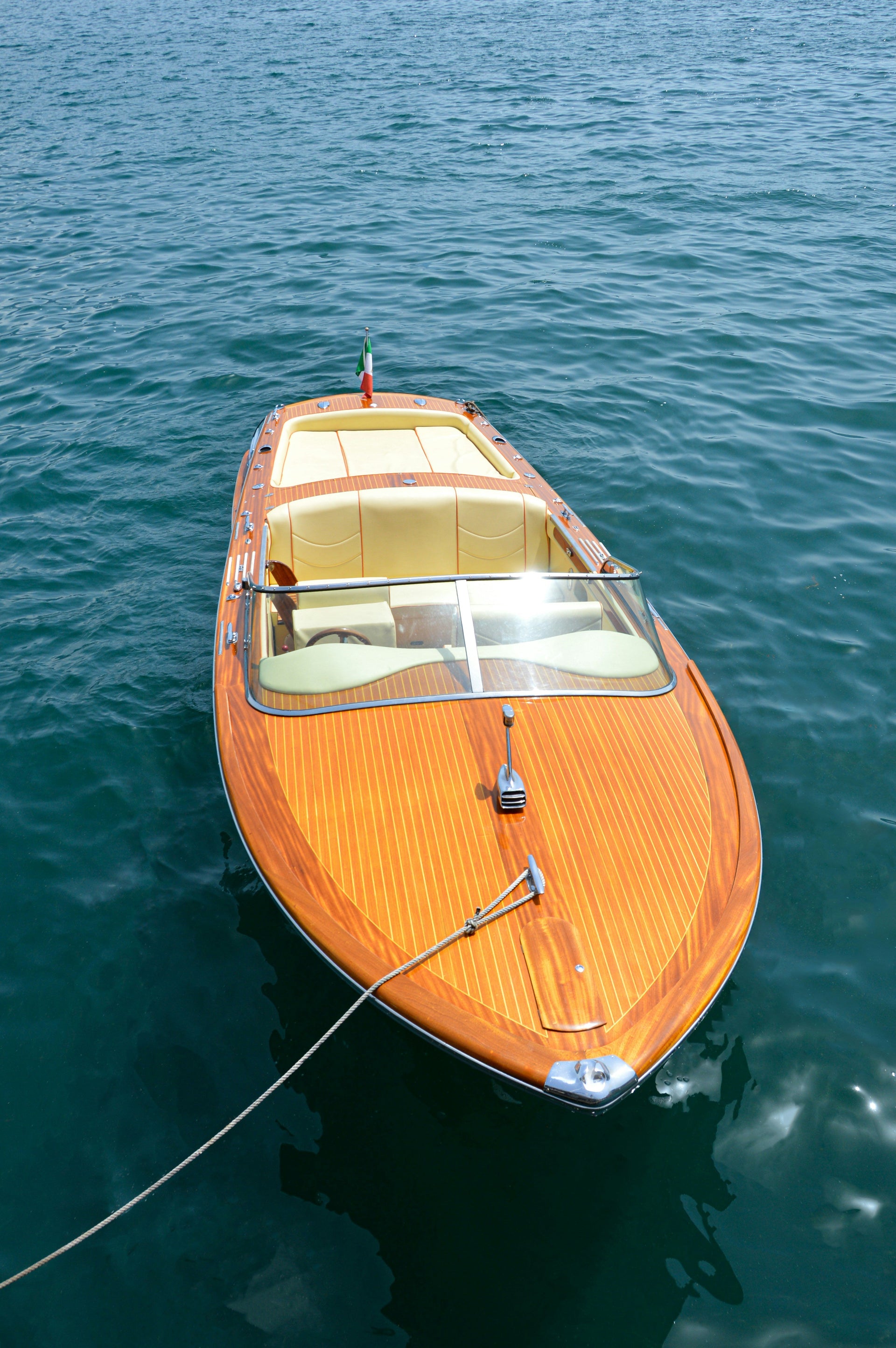 Come si curano correttamente le barche in legno?